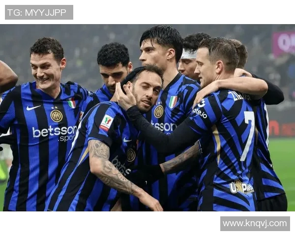 恰尔汉奥卢精彩进球助力国际米兰再创佳绩展现球队强大实力 恰尔汉奥卢精彩进球助力国际米兰再创佳绩展现球队强大实力