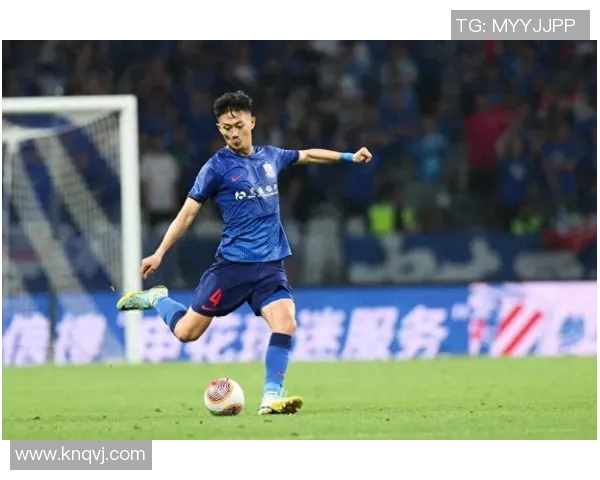 蒋圣龙精彩拦截传球助力球队逆转局势展现出色防守能力 蒋圣龙精彩拦截传球助力球队逆转局势展现出色防守能力