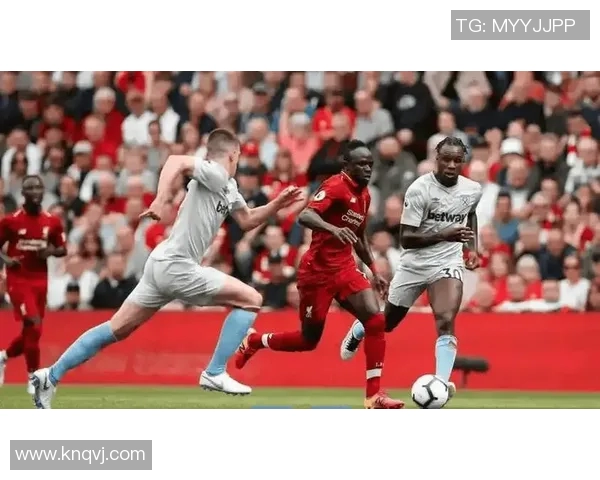 沙尔克04客场惨败，近期连败成悬崖边缘形势难以挽回